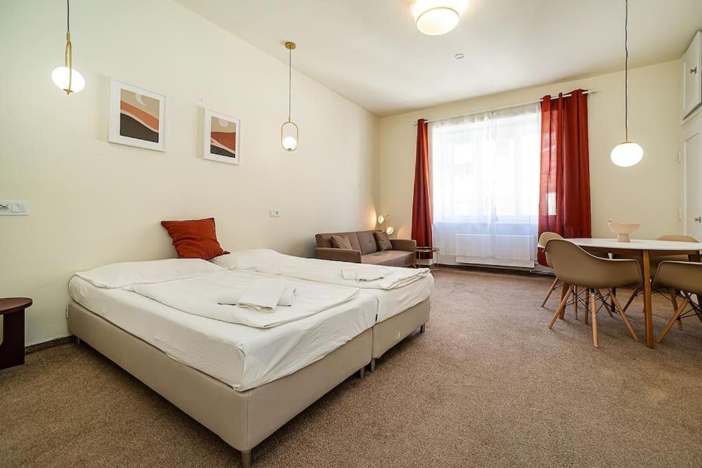Appartement Modern, Bright In A Great Location Praag